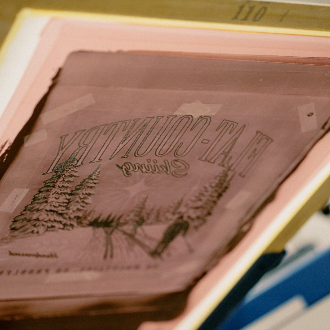 A close-up of the Hardpressed Flat-Country Skiing design on a silkscreen