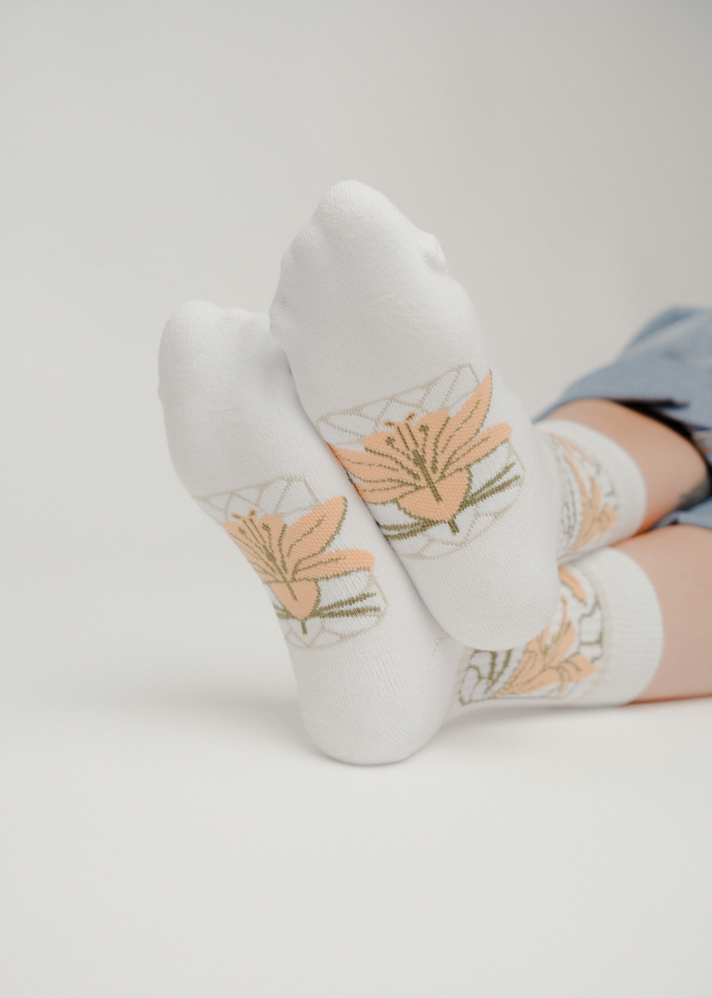 Nouveau Lily Socks | White - Hardpressed Print Studio Inc.