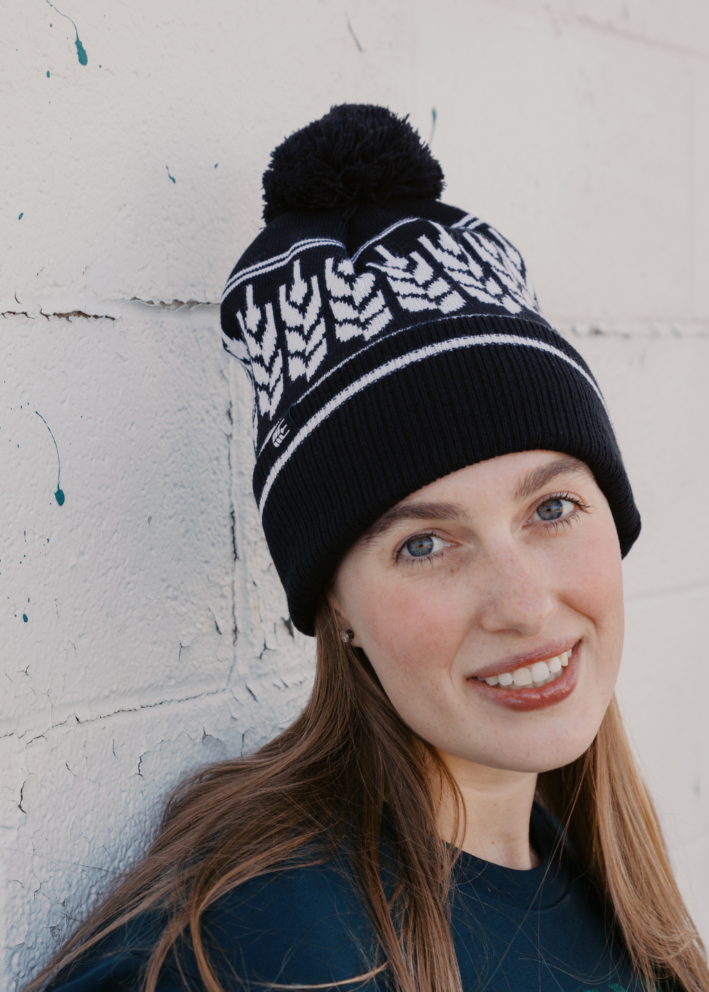 Houndstooth Grain Pom Toque | Black/White | Adult