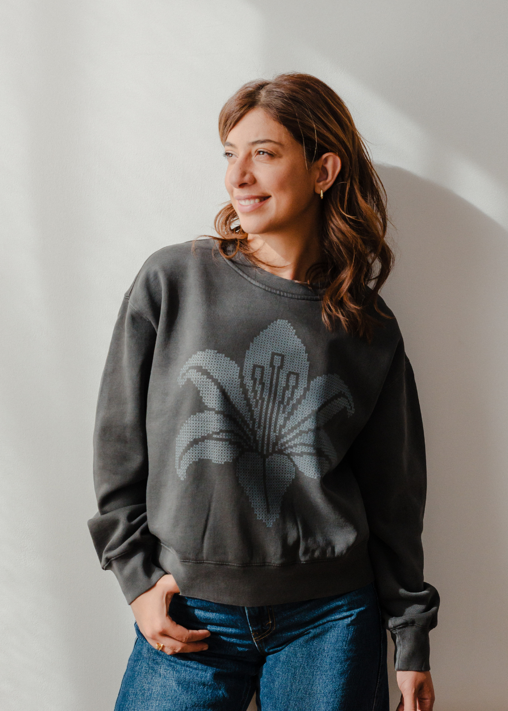 Stitch Lily Crewneck | Vintage Black | Ladies